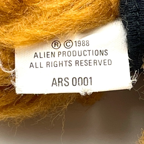 Vintage 1988 Alf Hand Puppet with Black 'Born To Rock’ T-Shirt - Picture 5 of 6